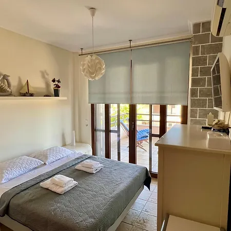 Thea, * 아피토스
